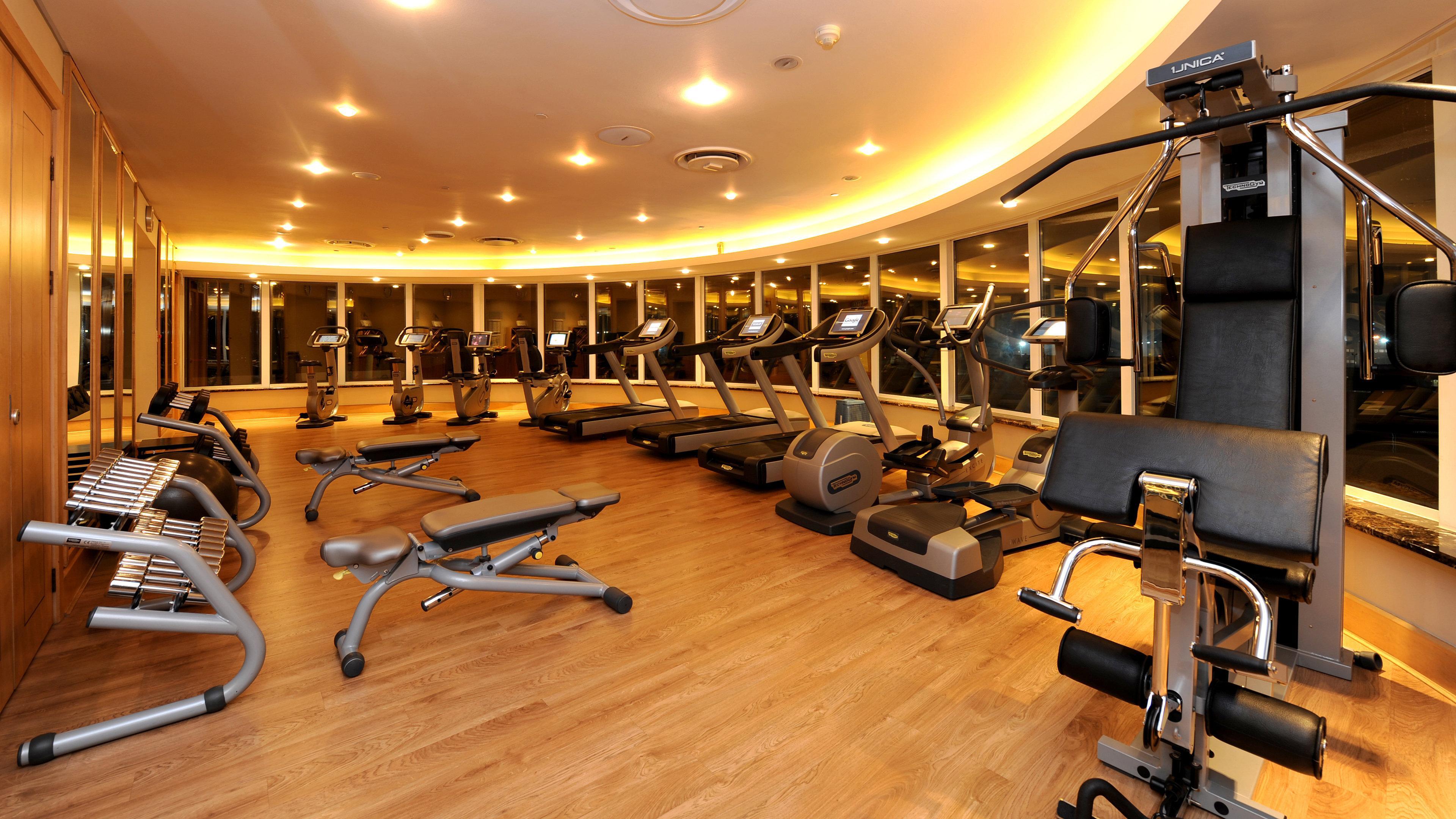 인터컨티넨탈 요하네스버그 Or 탐보 에어포트 호텔 켐턴파크 외부 사진 A gym in a hotel