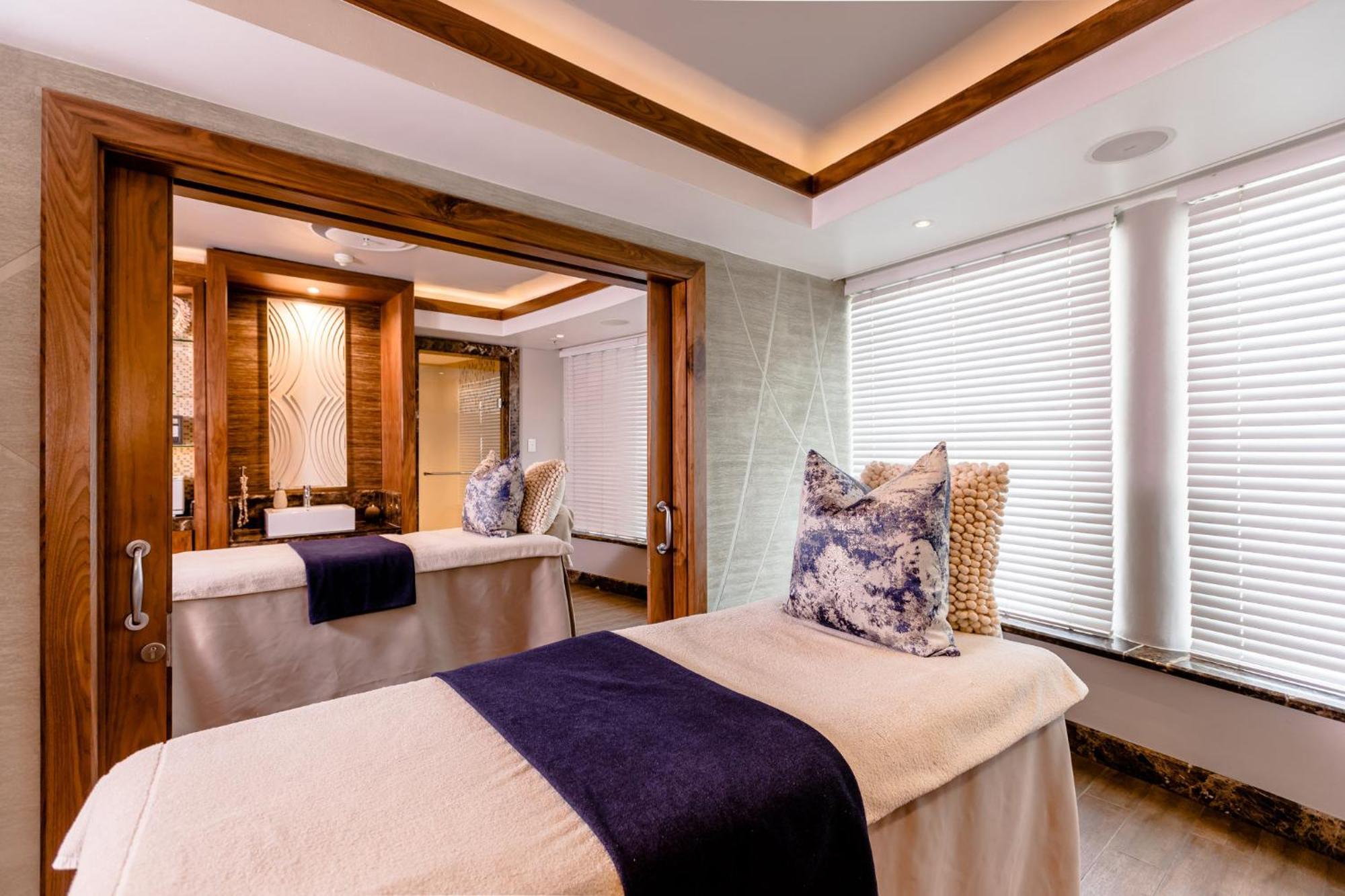 인터컨티넨탈 요하네스버그 Or 탐보 에어포트 호텔 켐턴파크 외부 사진 The Spa at The Dorchester